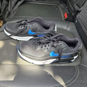 Boys Nike Air Max tennis shoes size 4.5